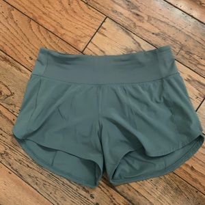 Luluemon brand new never worn.